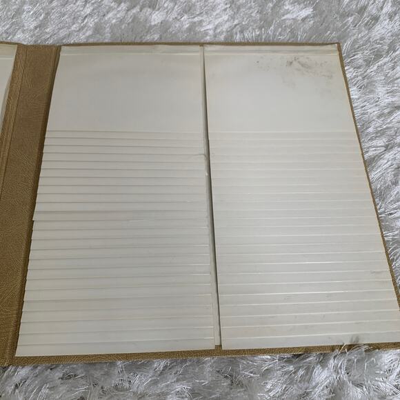 Vintage 90s Photo Album Tan Gold Details 5.25 x 3.5" photo sleeves - Picture 4 of 4